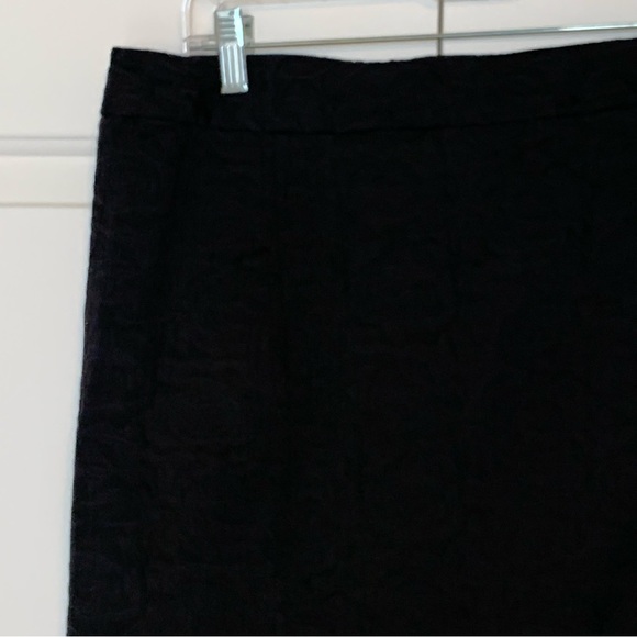 VANESSA VIRGINIA Black Floral Debossed Pencil Skirt Size 8 ANTHROPOLOGIE - Picture 2 of 9